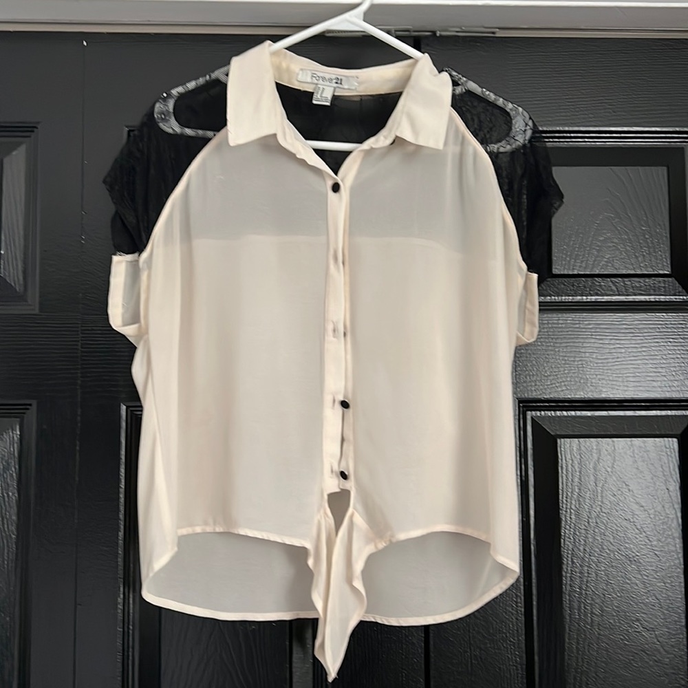 Lace detailed button up crop
